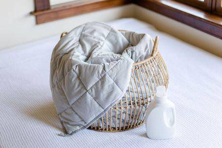 how to wash weighted blankets