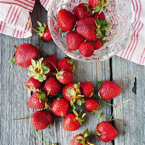 how to clean strawberries