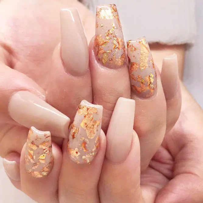 almond nails