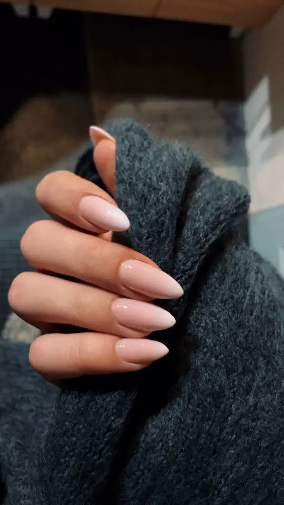 almond nails