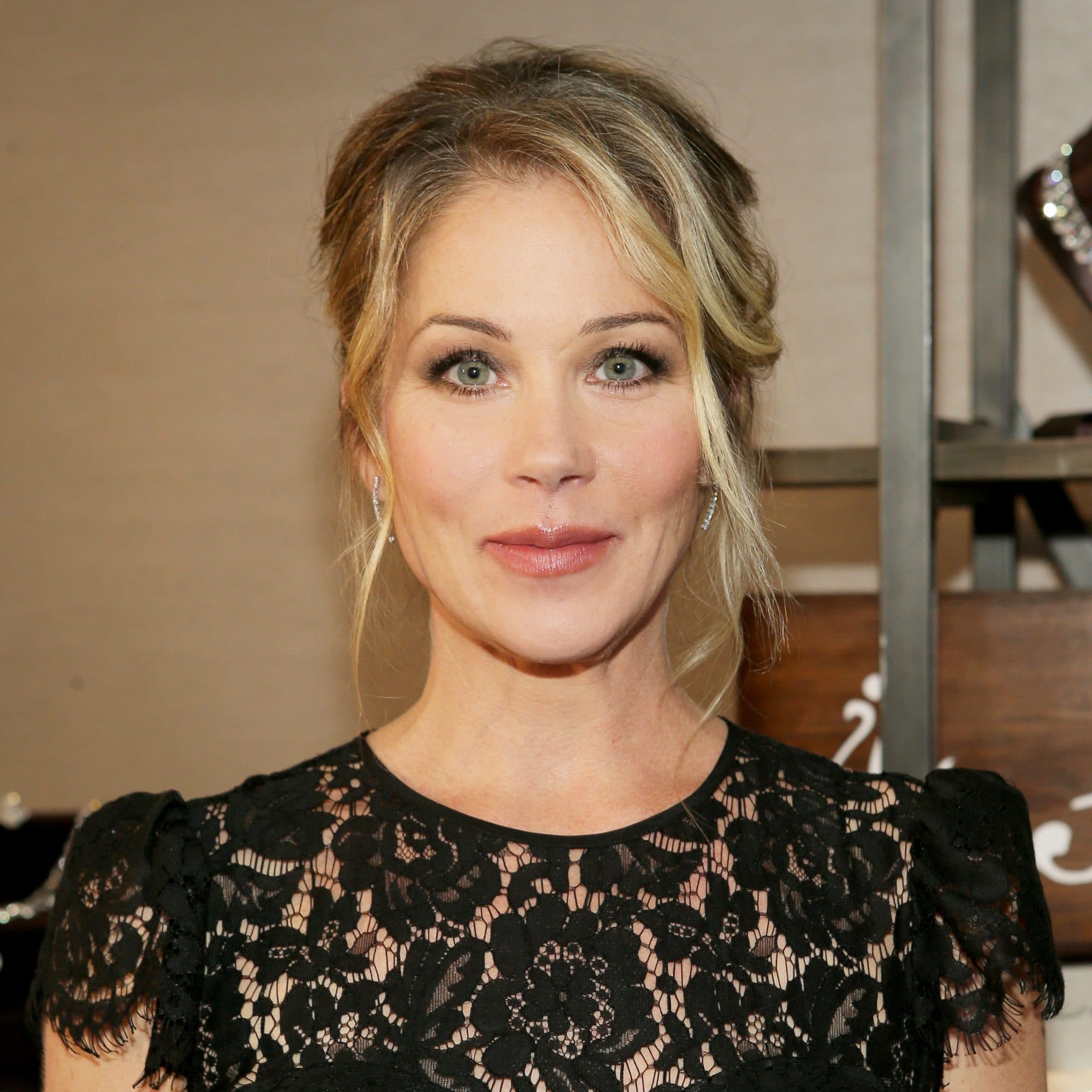 christina applegate net worth