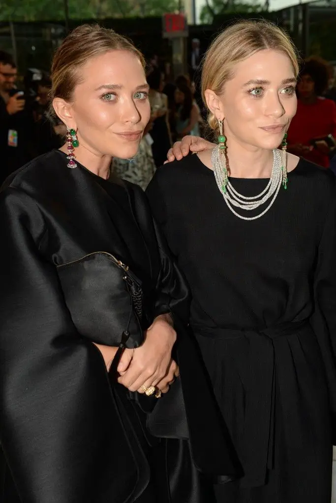 Olsen Twins Net Worth - Bio And 5 Interesting Facts | SLECK