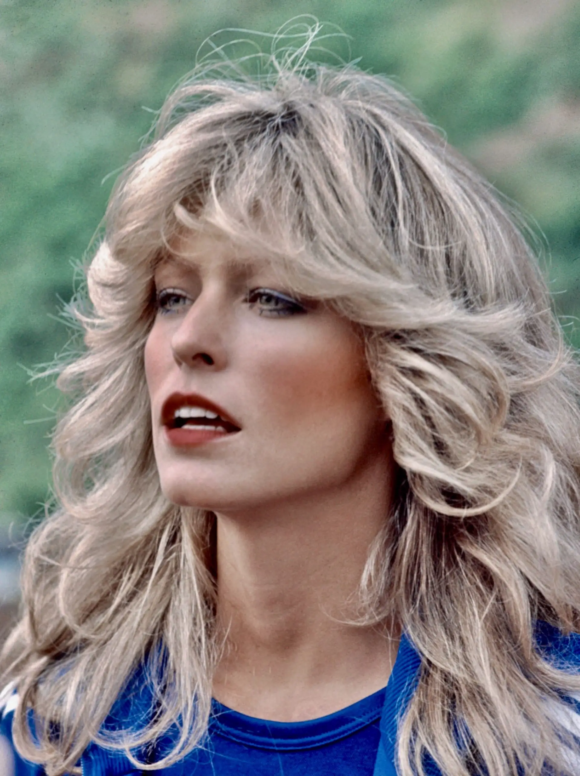 Farrah Fawcett Hair- Iconic Hairstyle In 10 Easy Steps