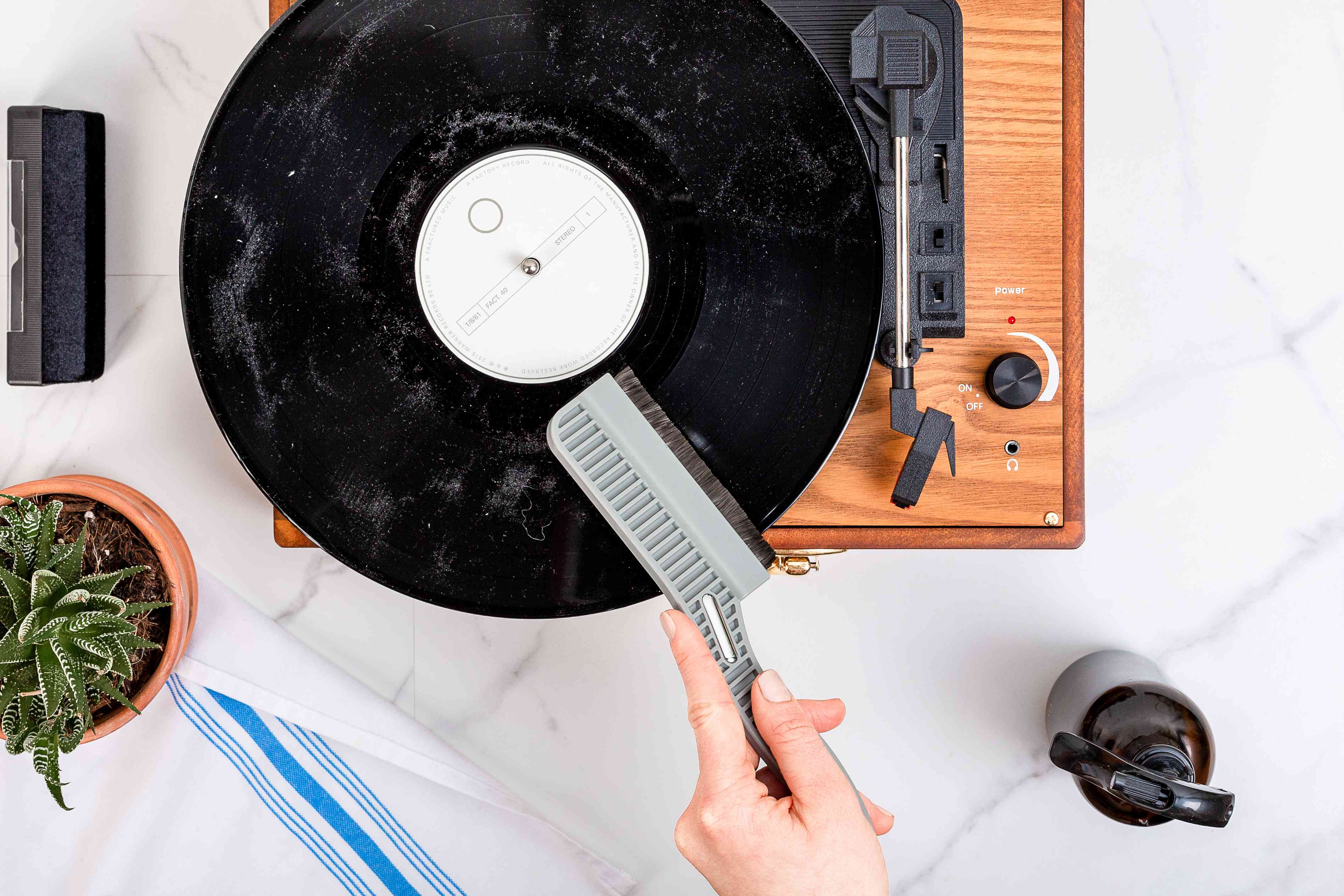 how to clean vinyl records