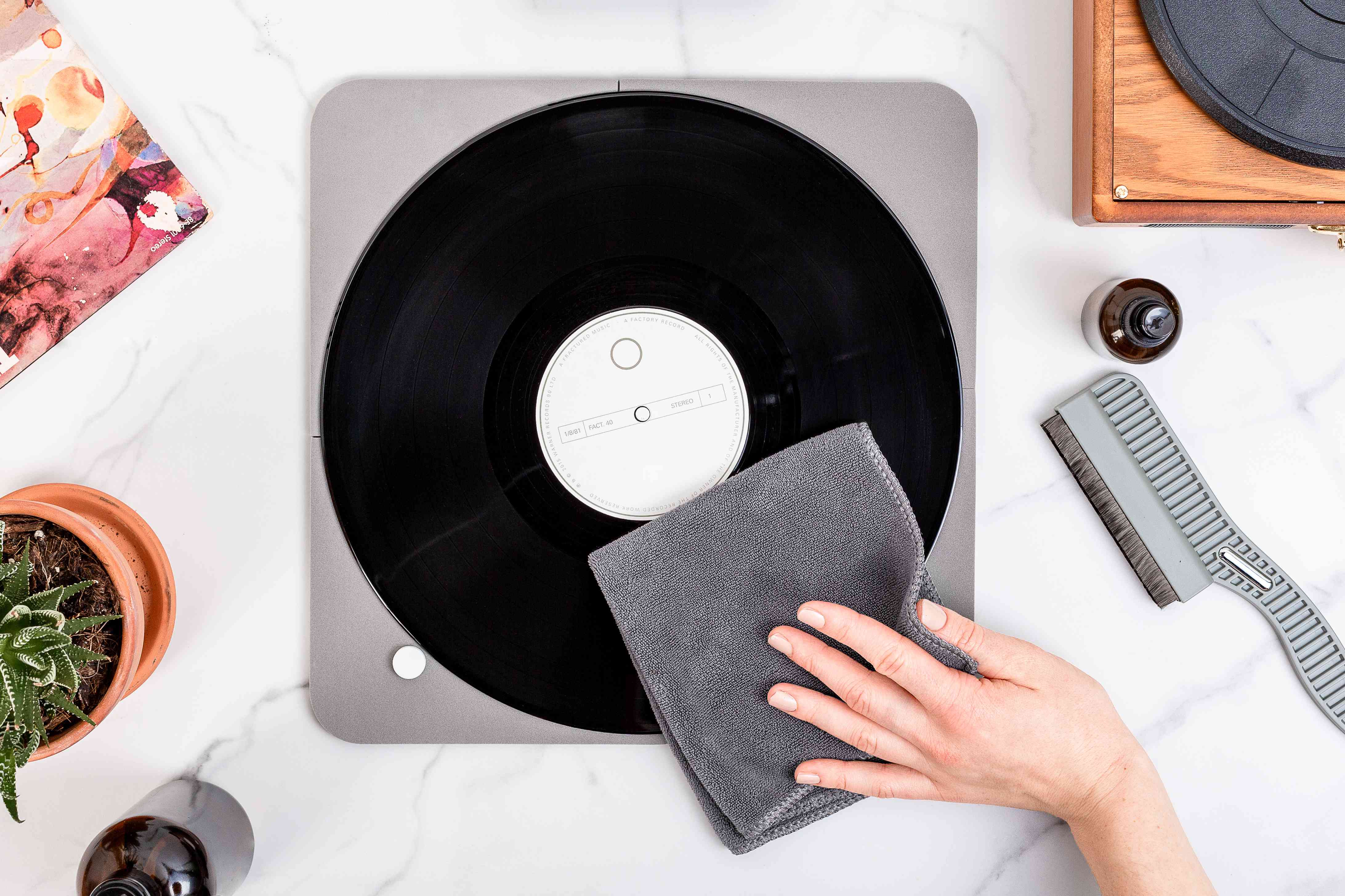 how to clean vinyl records