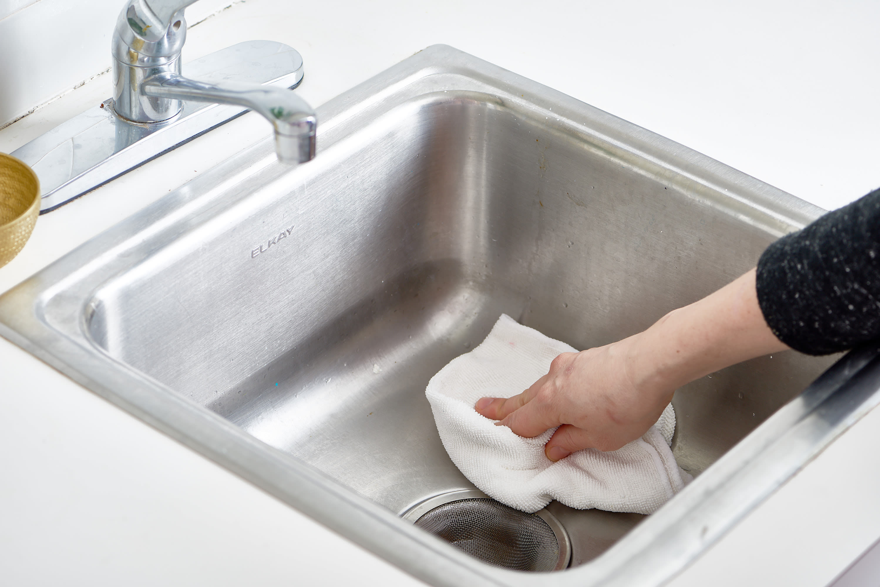 how to clean stainless steel sink