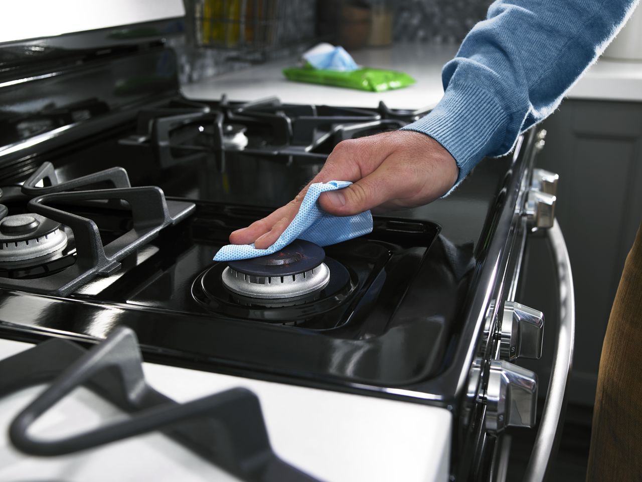 how to clean a stovetop