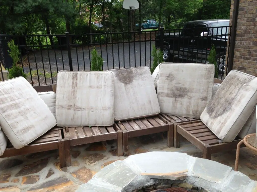 how to clean outdoor cushions