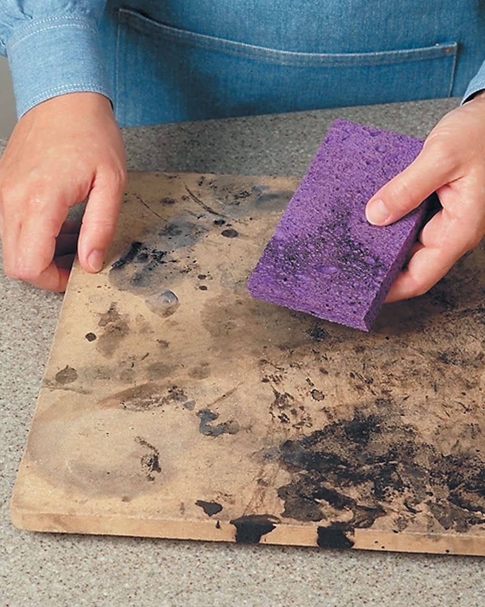 how to clean pizza stone