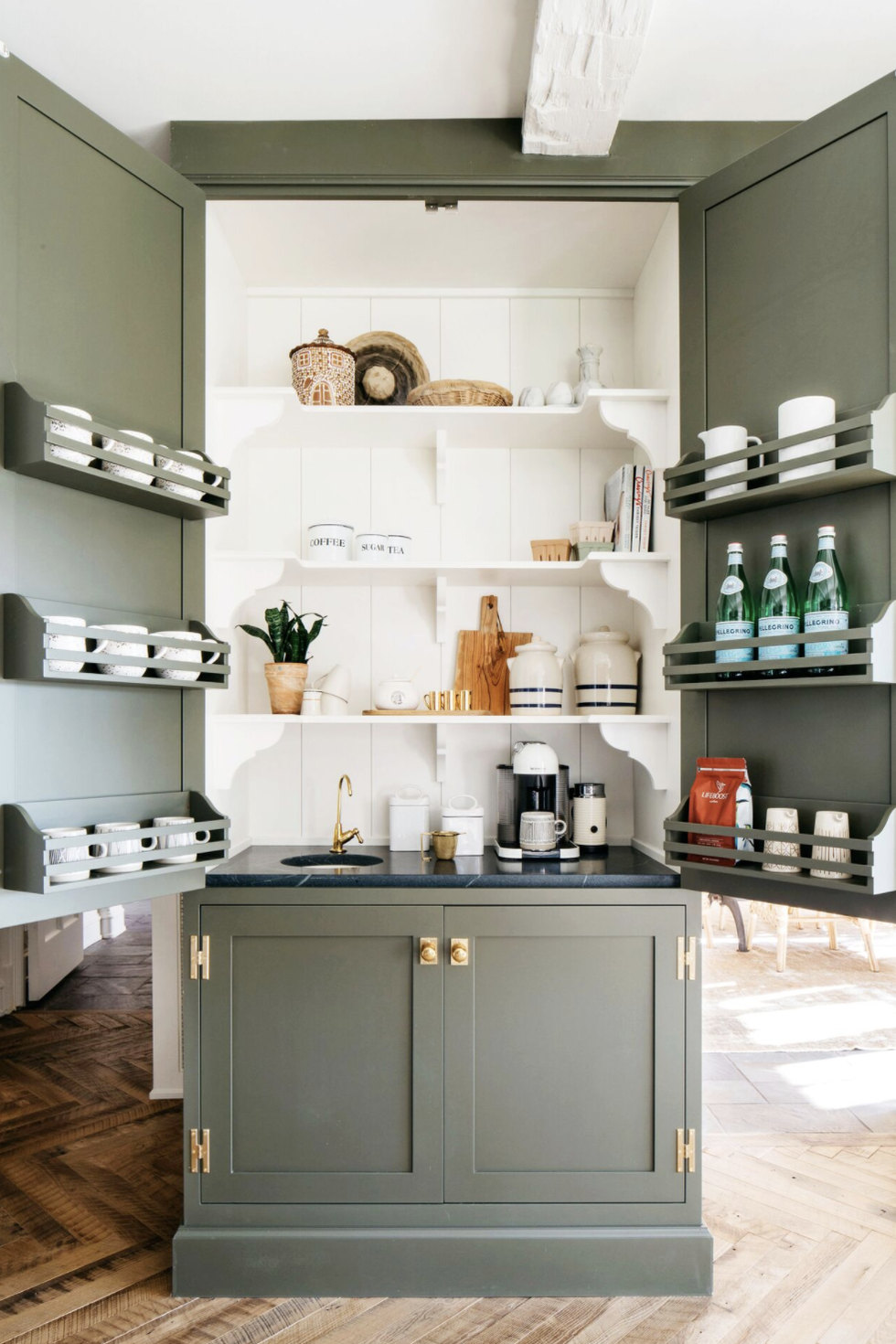 Walk-in-pantry organization ideas