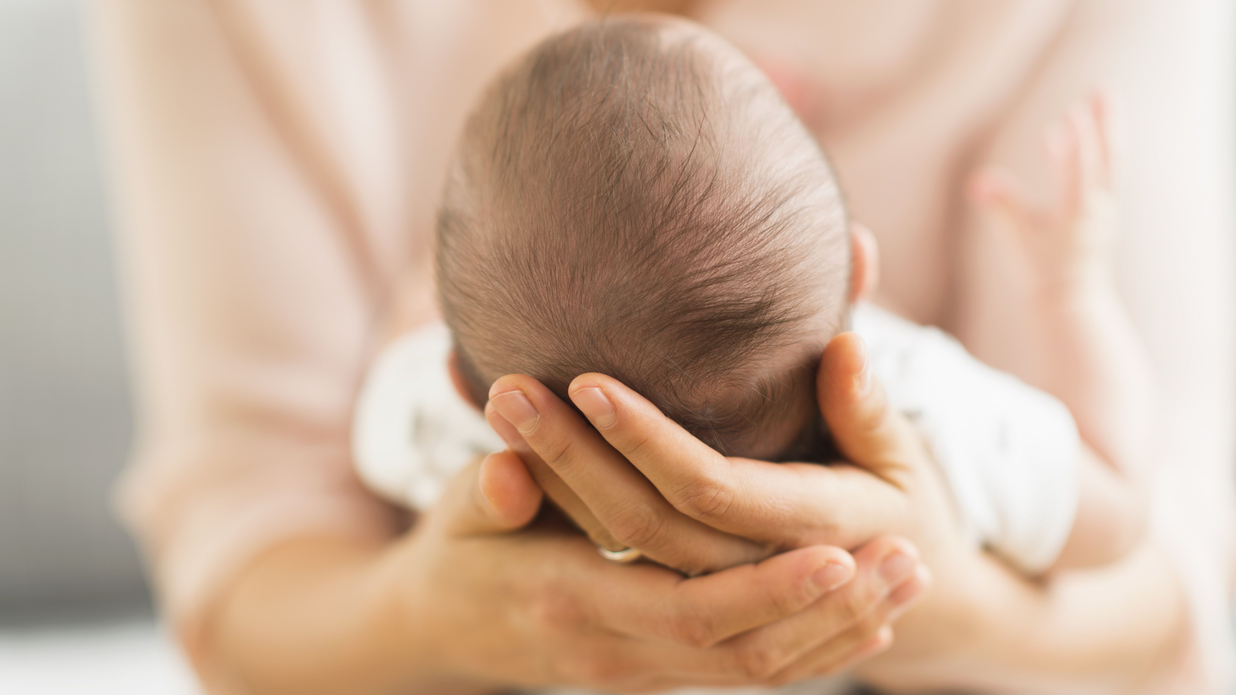 how to fix a baby's flat head without a helmet