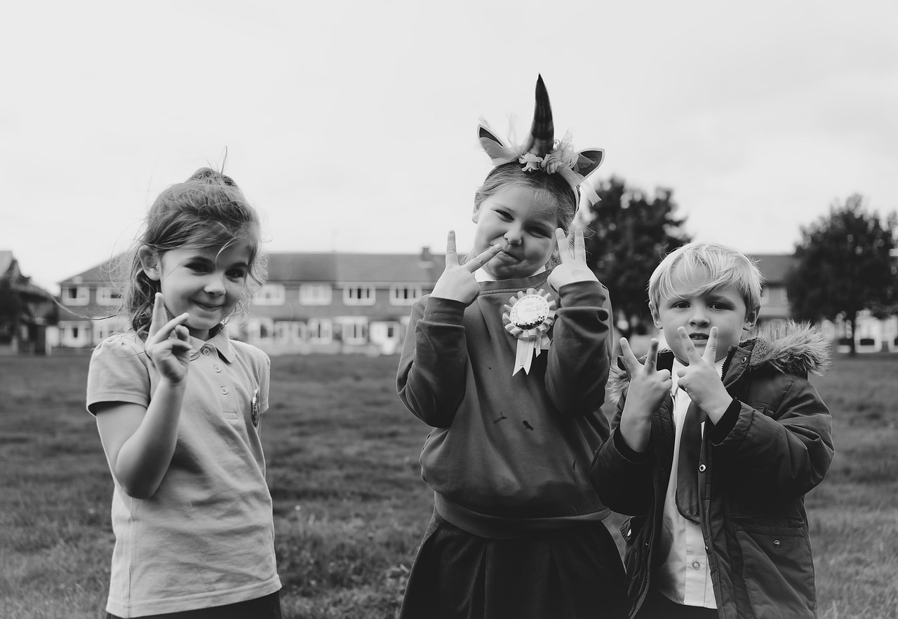 children, monochrome, friends